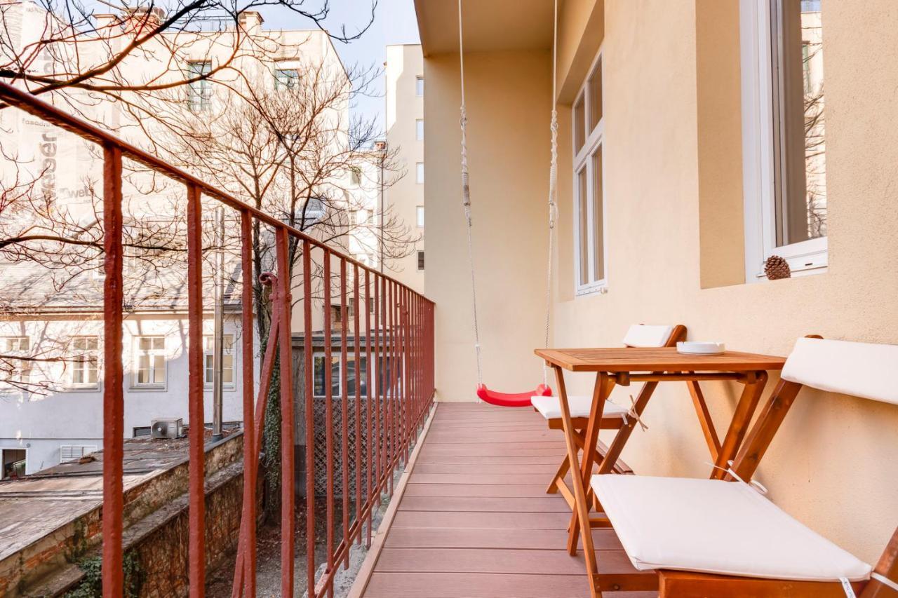 And Luxurious Beethovnova *