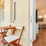 Central And Luxurious Beethovnova Apartment