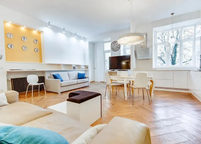 Central And Luxurious Beethovnova Apartment
