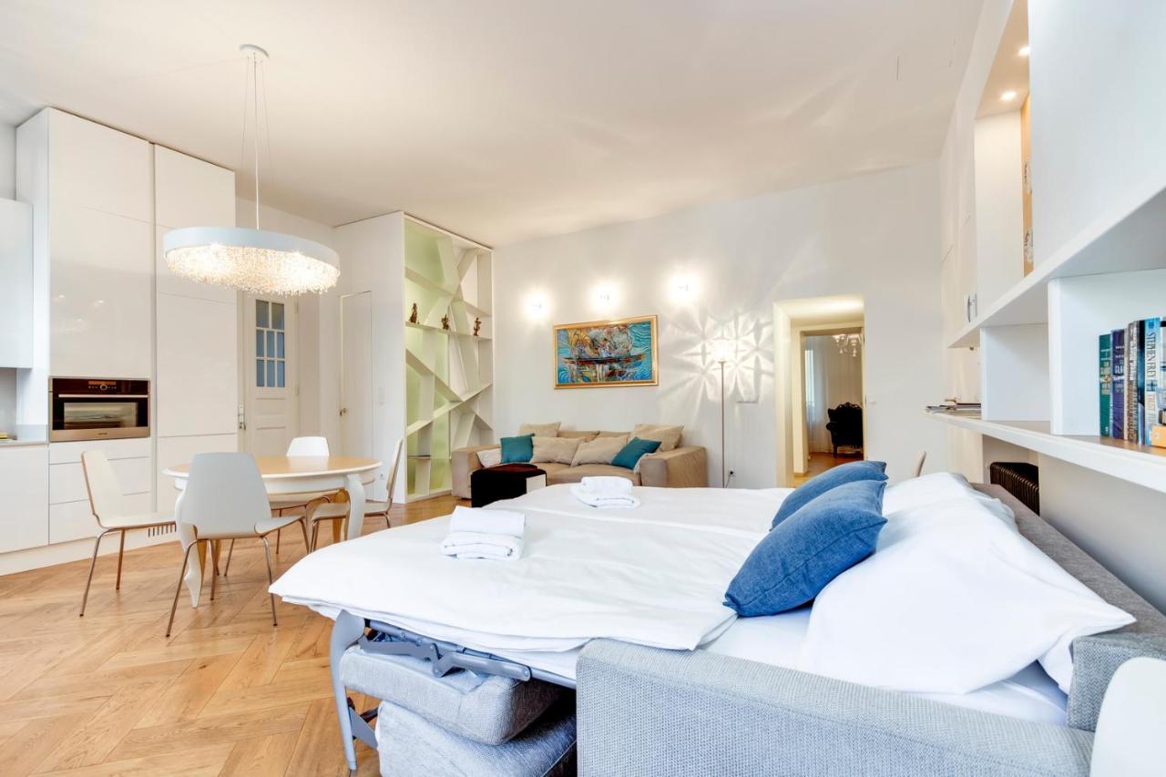 And Luxurious Beethovnova * Ljubljana