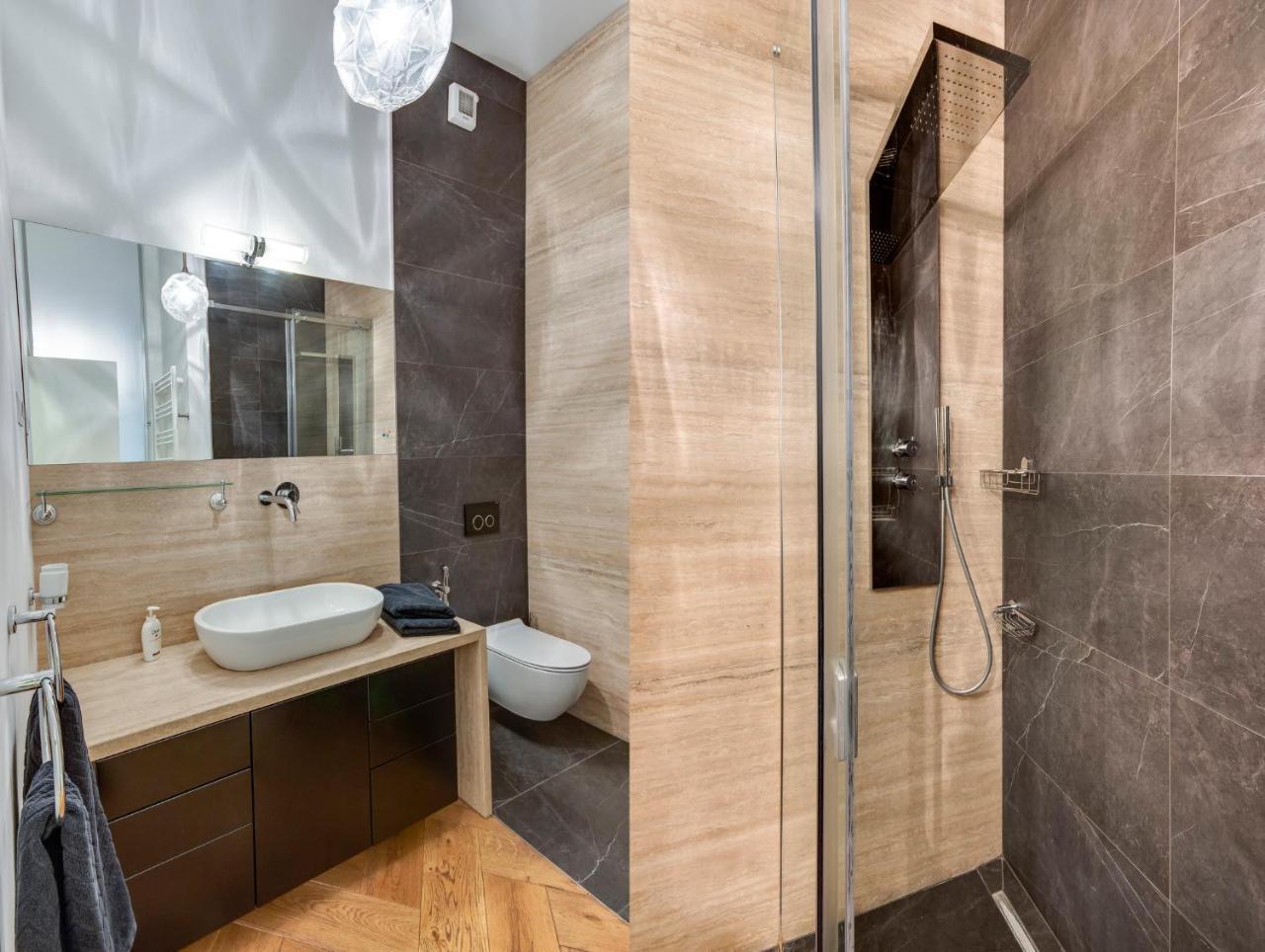 And Luxurious Beethovnova *
