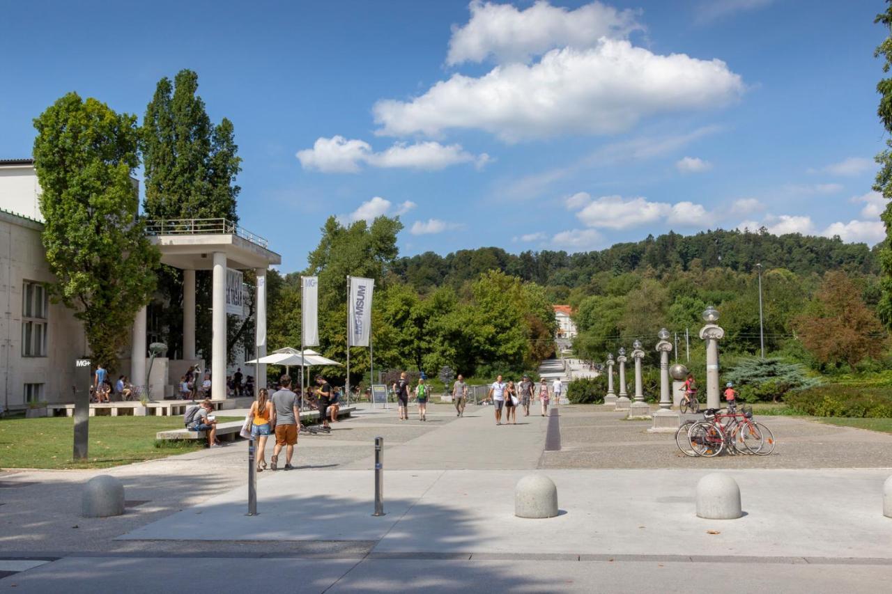 And Luxurious Beethovnova * Ljubljana